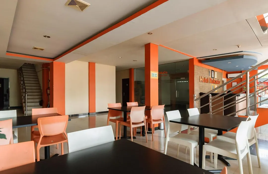 Reddoorz Plus @ Jalan Pemuda Jakarta-1